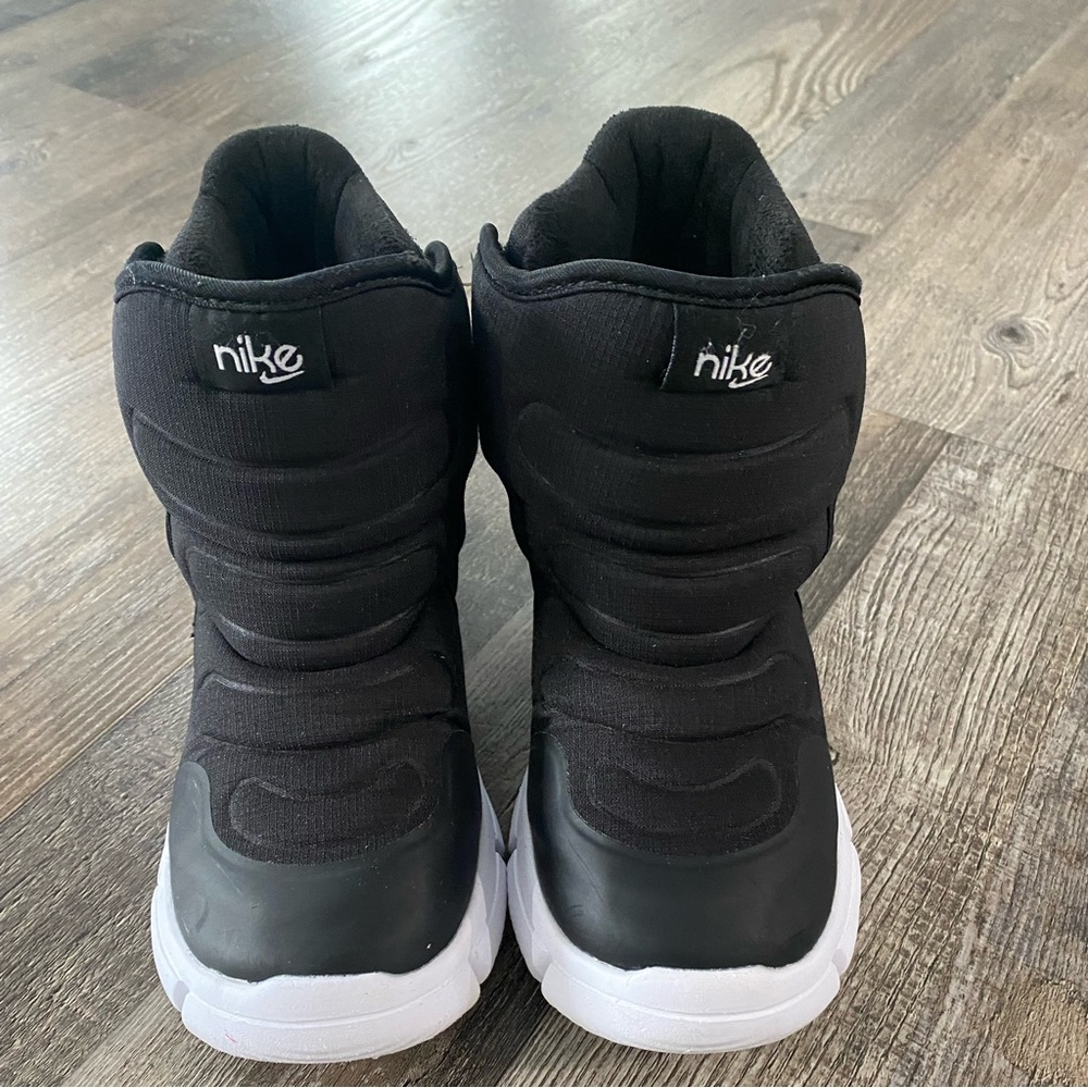 Boys boots
